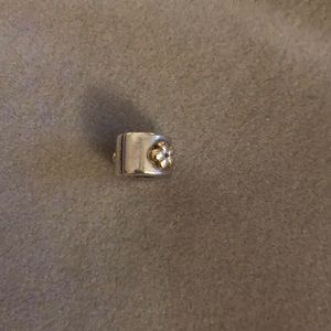 Pandora Auth Two-tone flower clip